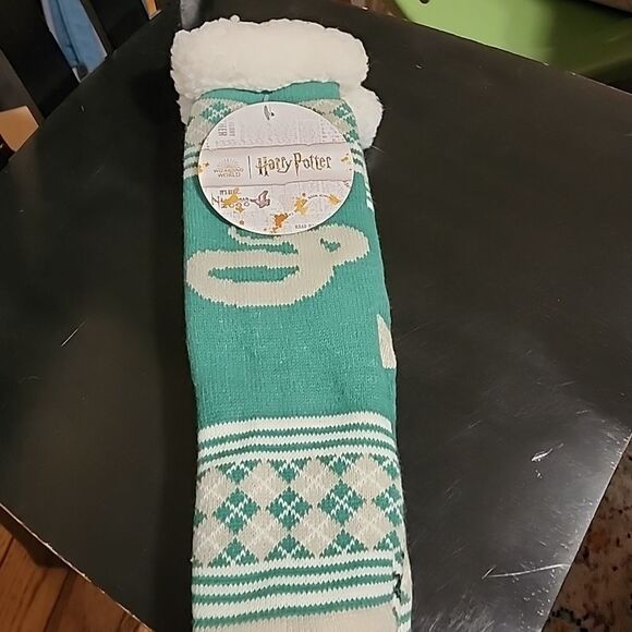 Harry Potter socks NWT  SLYTHERIN - Picture 1 of 5